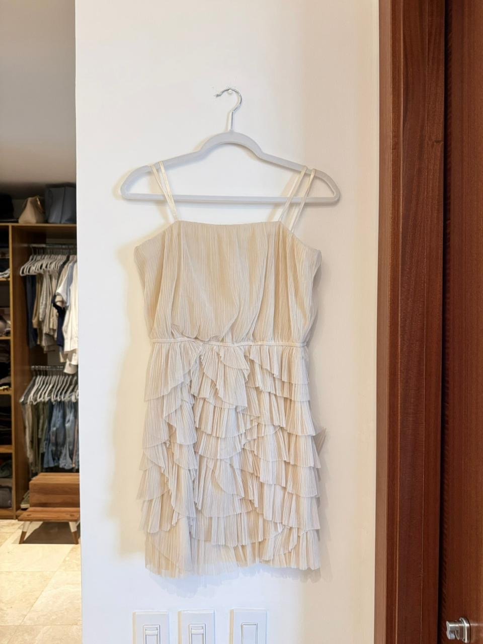 Vestido Champagne BCBGeneration - Imagen 2