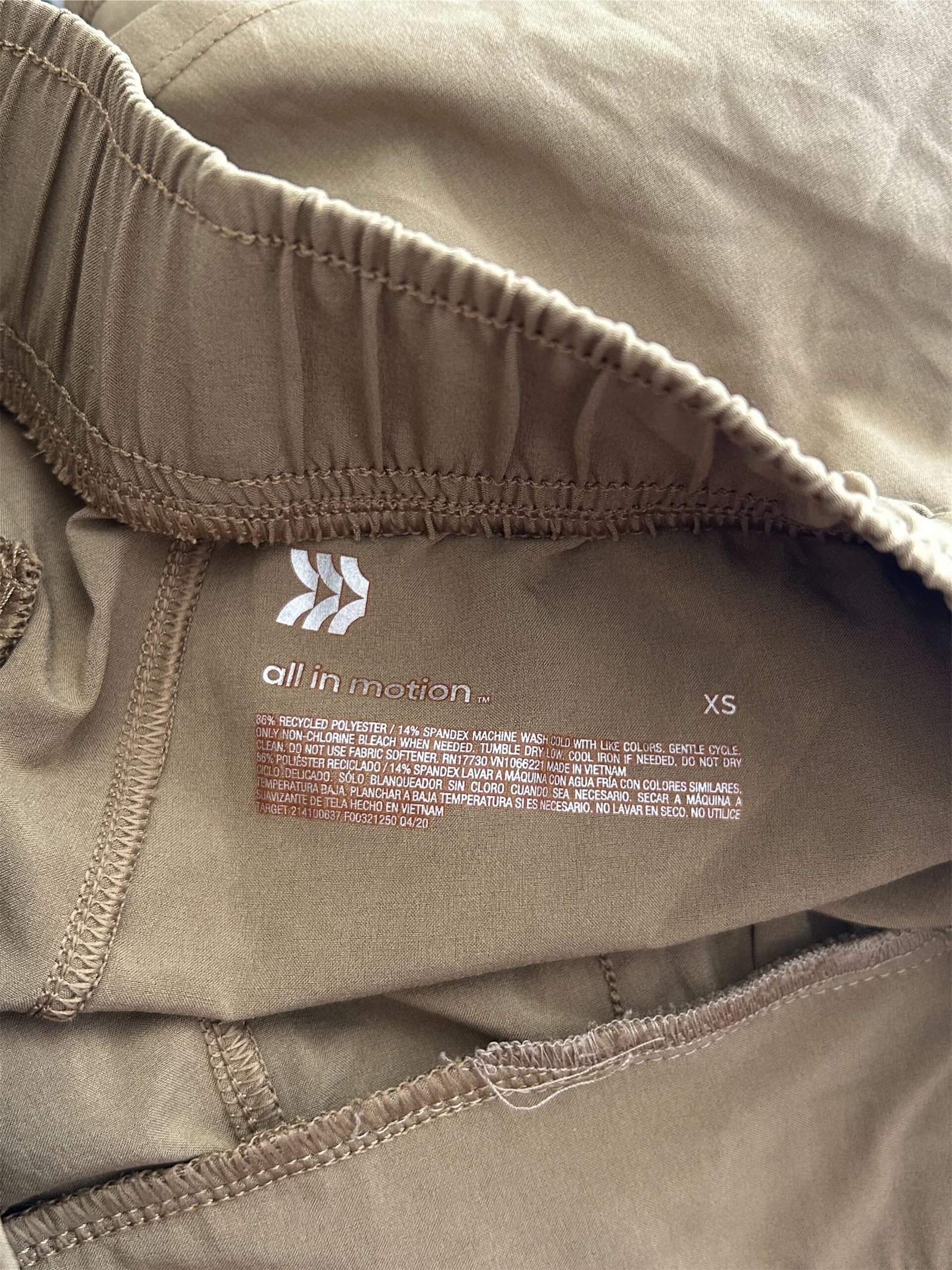 Short deportivo verde ALL IN MOTION - Imagen 3