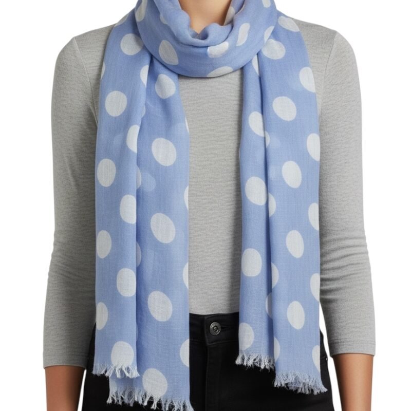 Chal ligero azul con lunares blancos