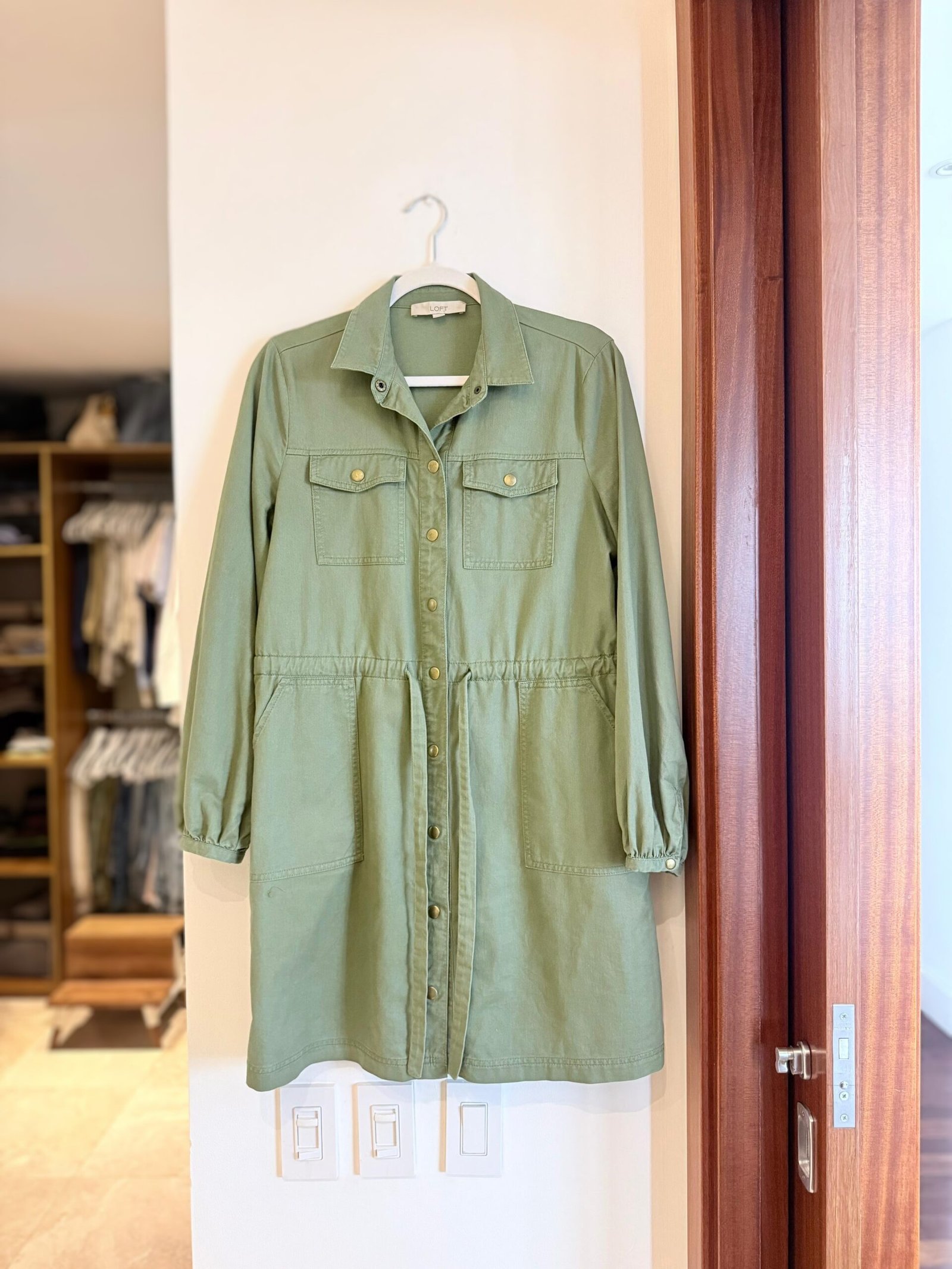 Vestido verde oliva LOFT - Imagen 2