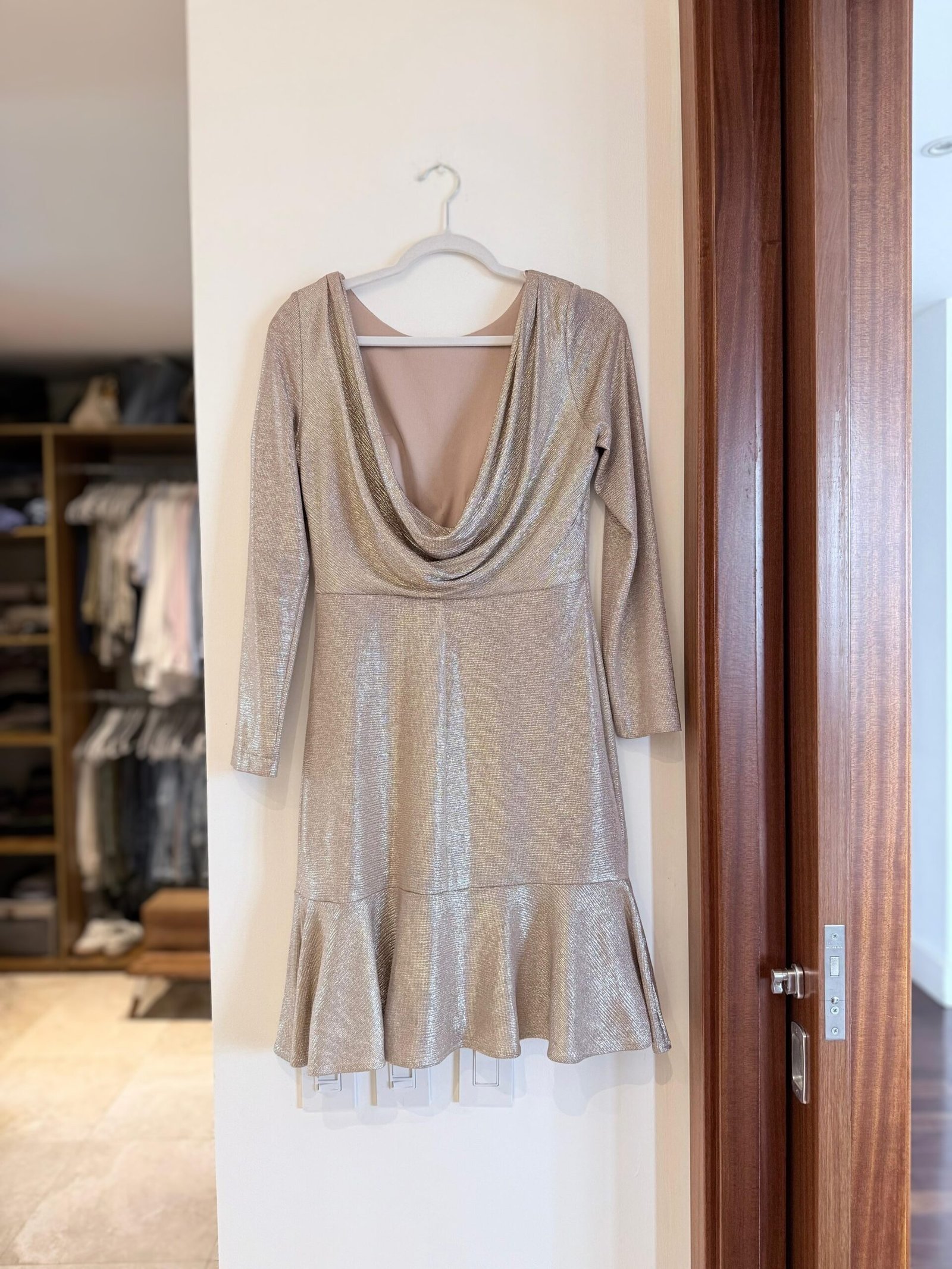 Vestido Dorado Elegante NIGHTWAY - Imagen 3