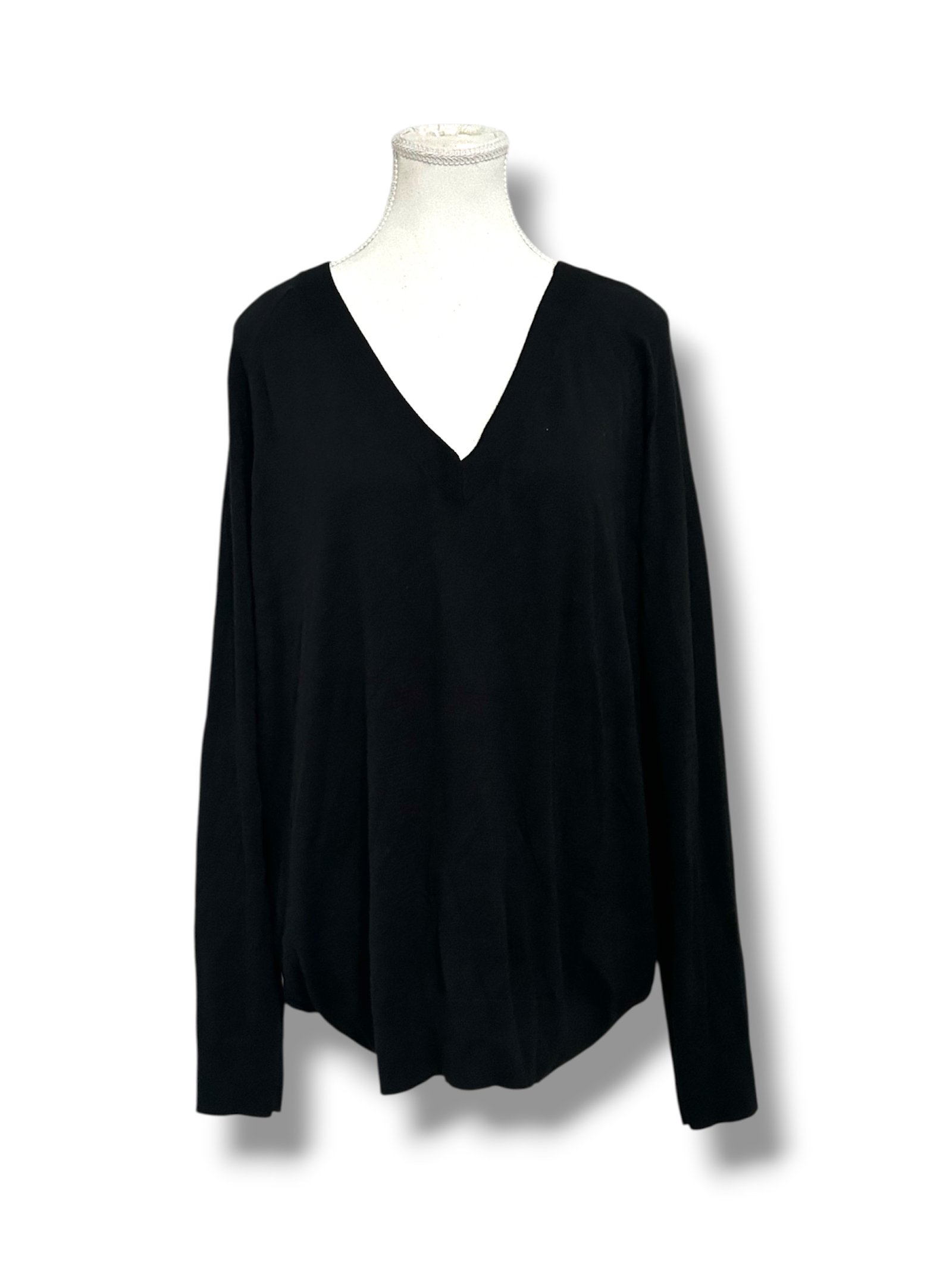 Suéter Negro Cuello V BANANA REPUBLIC - Imagen 2