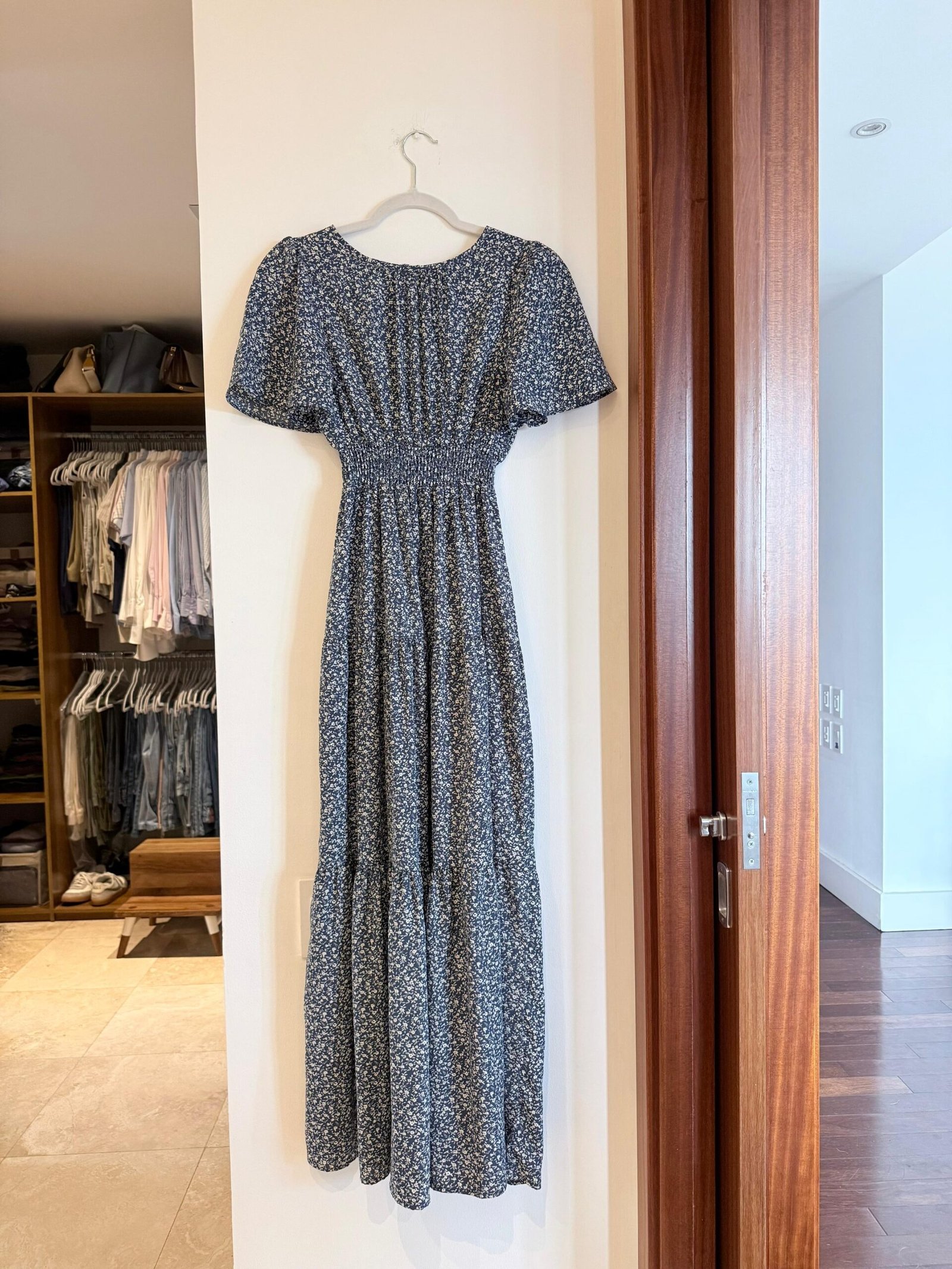 Vestido midi estampado floral. - Imagen 2