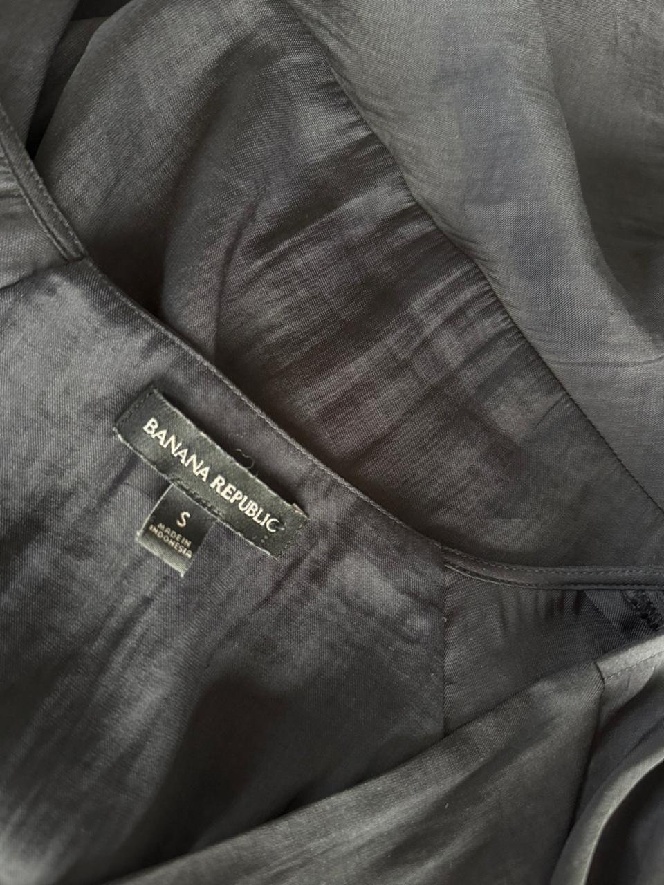 Blusa Elegante Negra BANANA REPUBLIC - Imagen 4