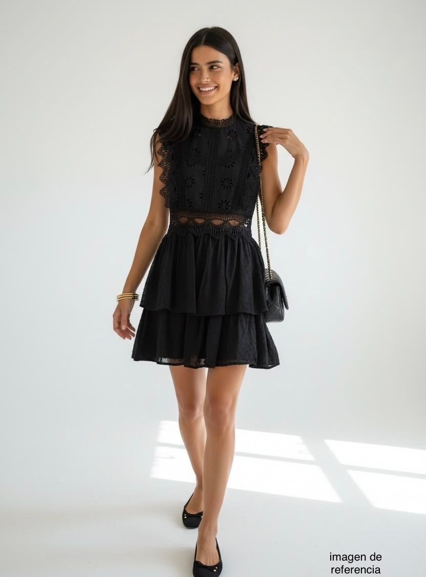 Vestido Negro Bordado con Encaje OPR