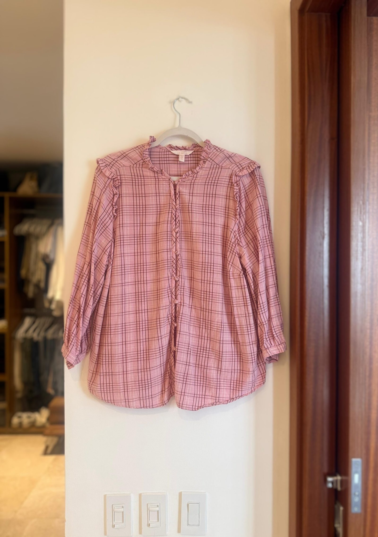 Blusa rosada de cuadros LC LAUREN CONRAD - Imagen 2